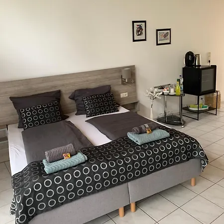 Studio-apartment Mit Balkon In Plau Am Fußläufig Zum Und Zur Altstadt *